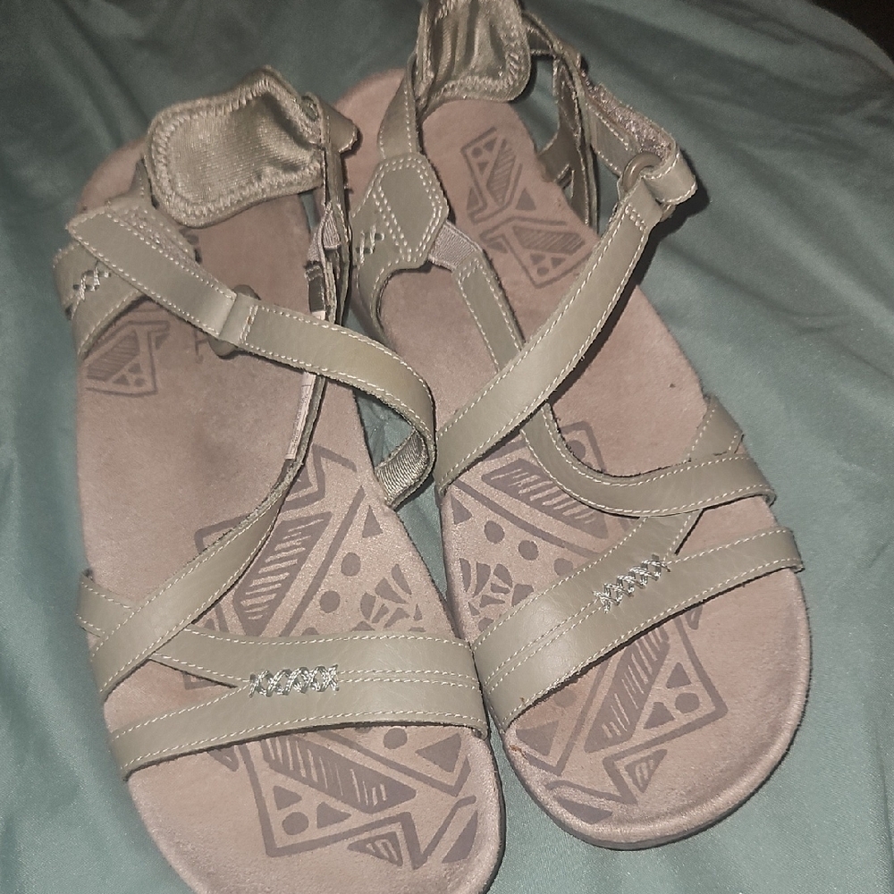 Stylish Women's Sandals in Tan
